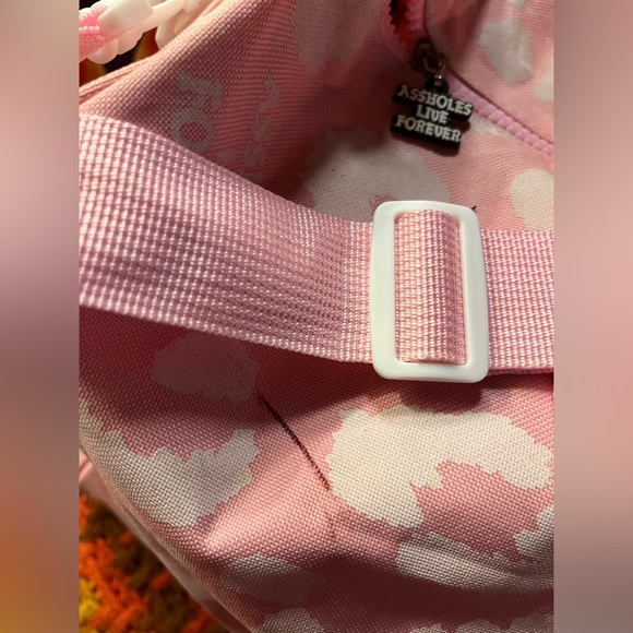 Pink Duffle Overnight bag - Picture 3 of 6